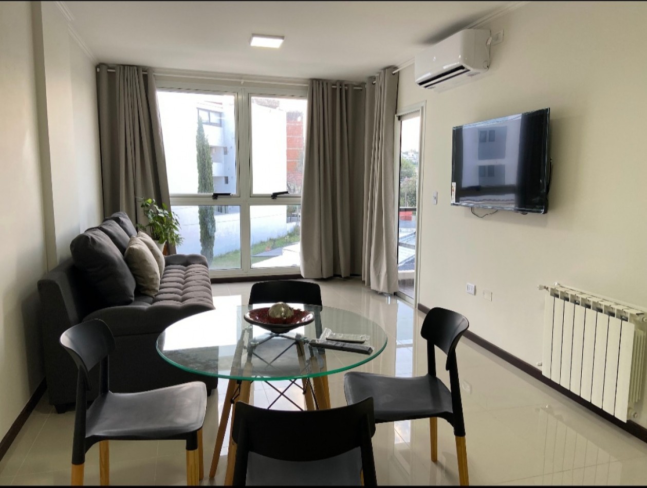 VENTA DPTO 1 DORMITORIO Y COCHERA CENTRO VILLA CARLOS PAZ !!!