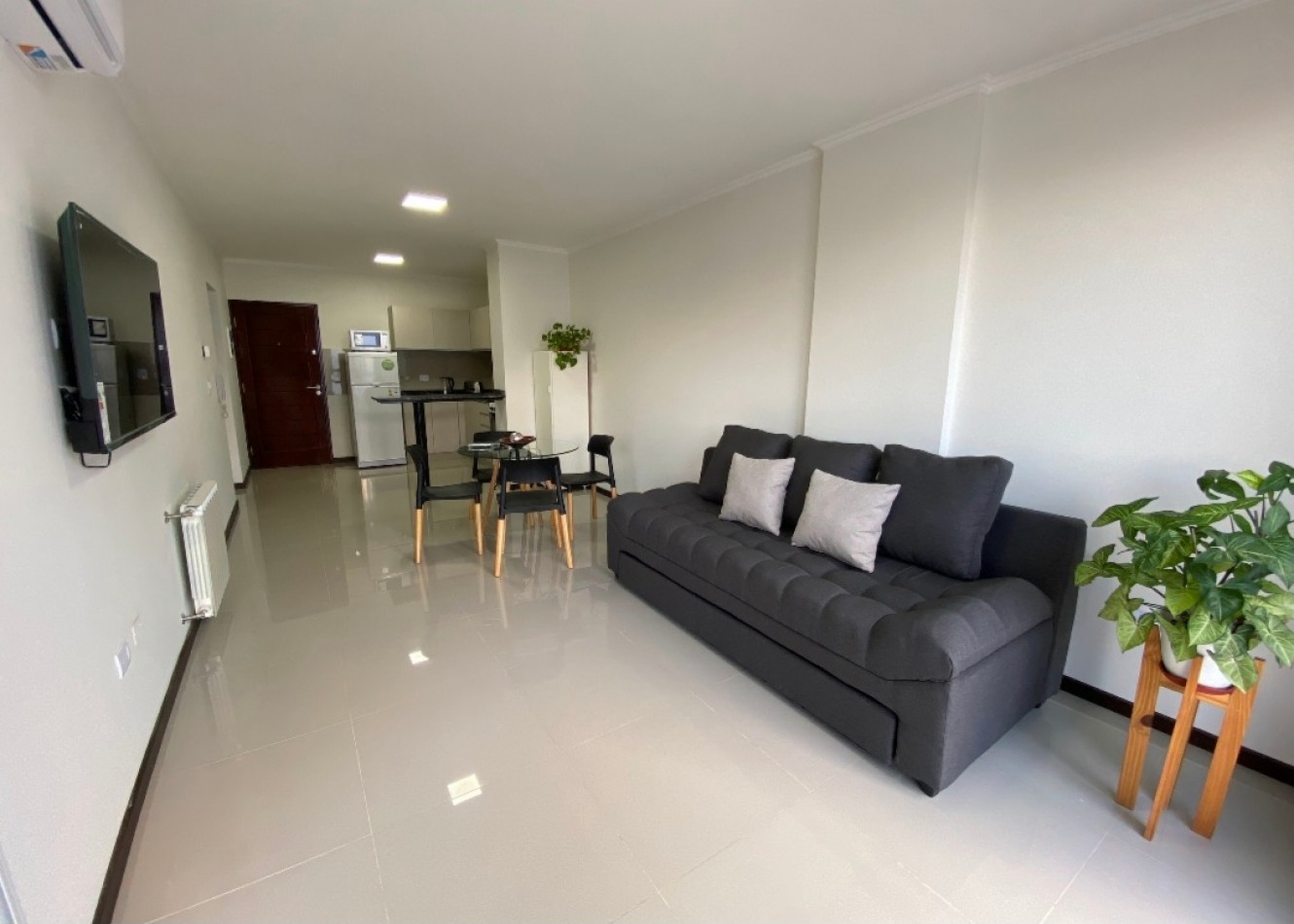 VENTA DPTO 1 DORMITORIO Y COCHERA CENTRO VILLA CARLOS PAZ !!!