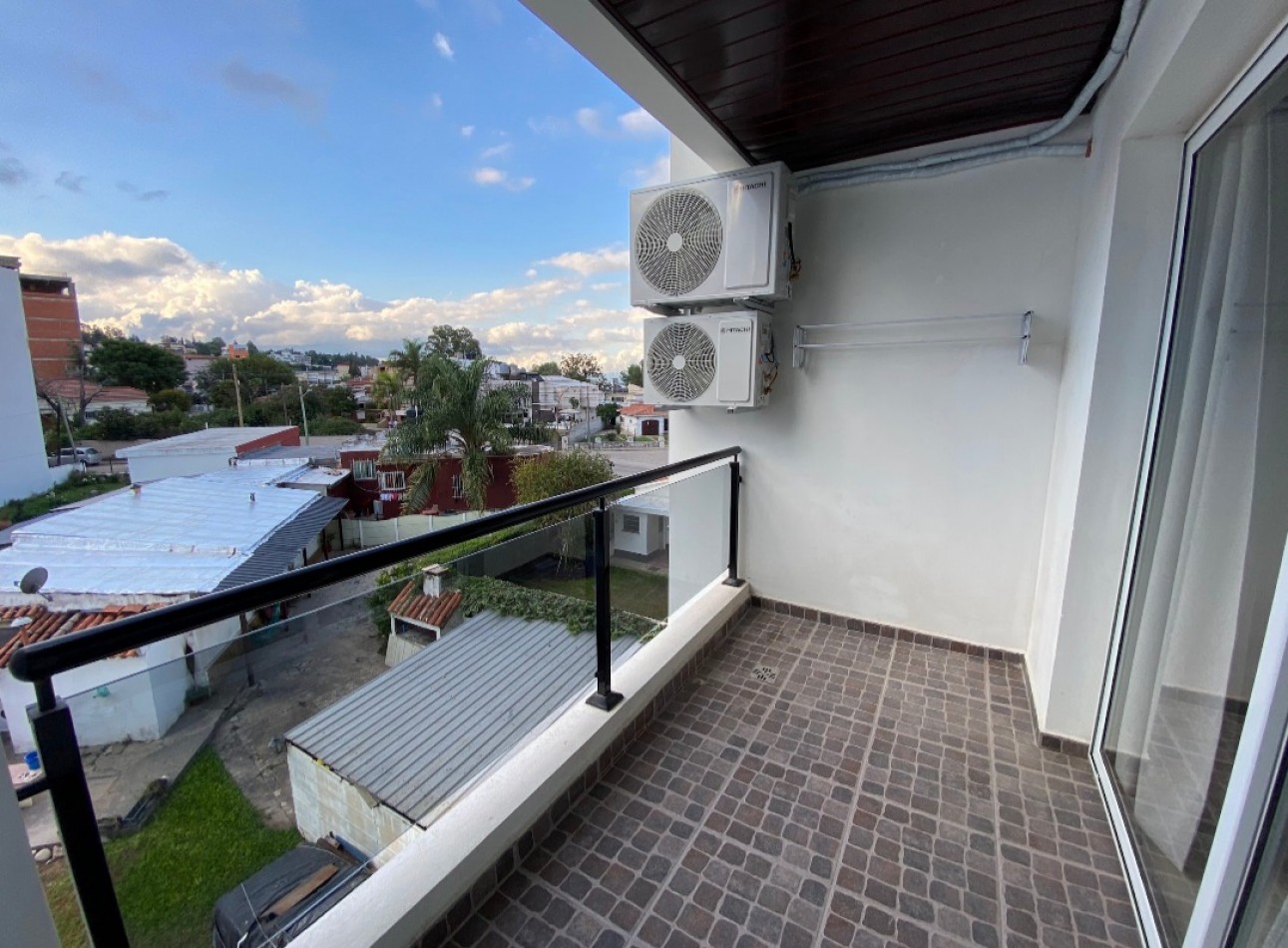 VENTA DPTO 1 DORMITORIO Y COCHERA CENTRO VILLA CARLOS PAZ !!!