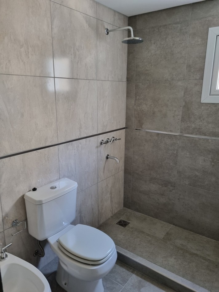 OPORTUNIDAD AMOBLADO!! VENTA DPTO 1 DORMITORIO Y COCHERA A ESTRENAR EN EDIFICIO VENETO VI