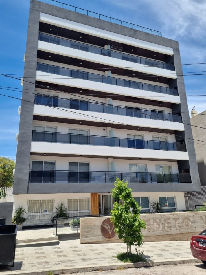 OPORTUNIDAD AMOBLADO!! VENTA DPTO 1 DORMITORIO Y COCHERA A ESTRENAR EN EDIFICIO VENETO VI