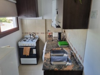 VENTA DPTO DE 1 DORMITORIO Y COCHERA AMOBLADO EN VILLA CARLOS PAZ !!